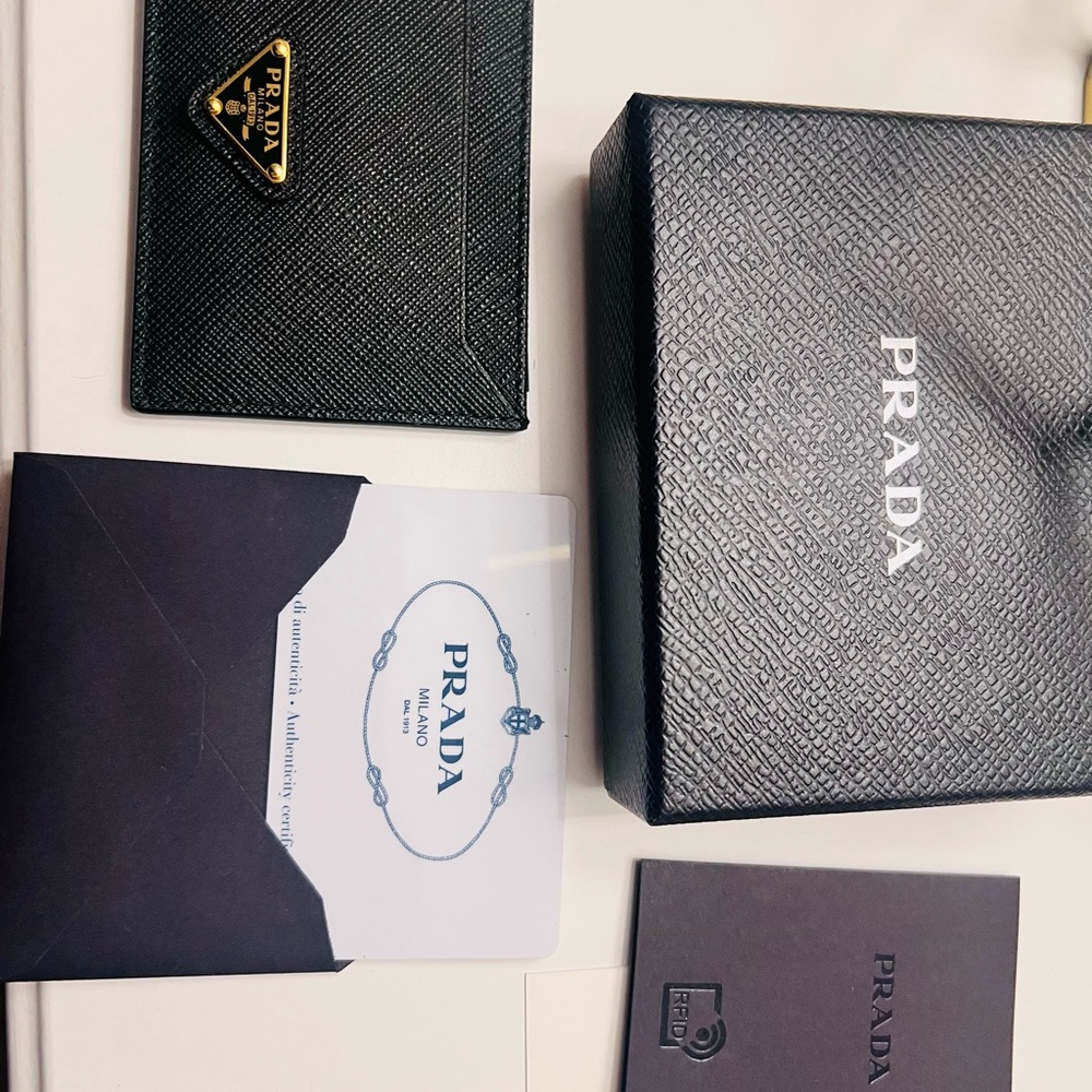Prada Black Saffiano Leather Card Holder - BRAND NEW - AUTHENTIC!❤️ - Picture 6 of 9